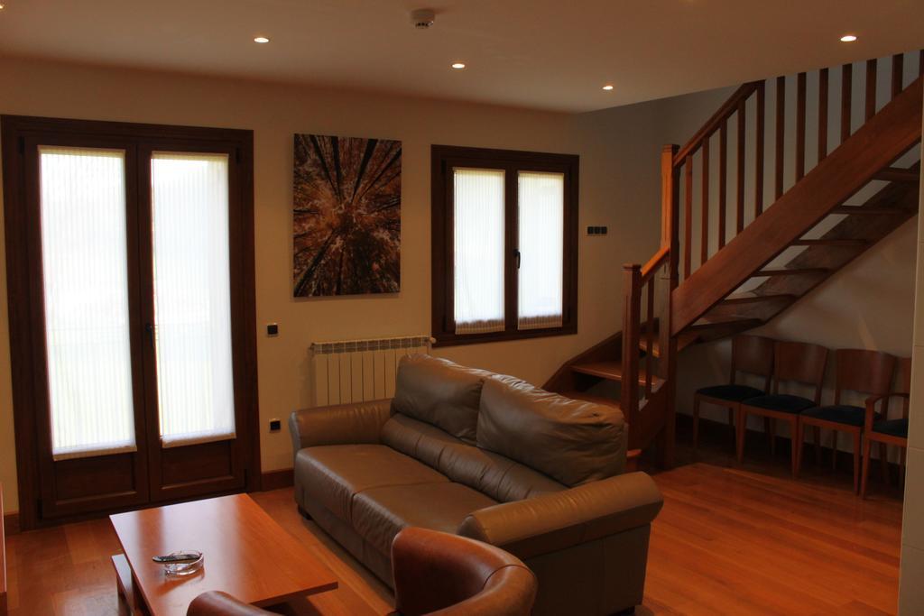 Apartamentos Irati Espinal-Auzperri Zimmer foto