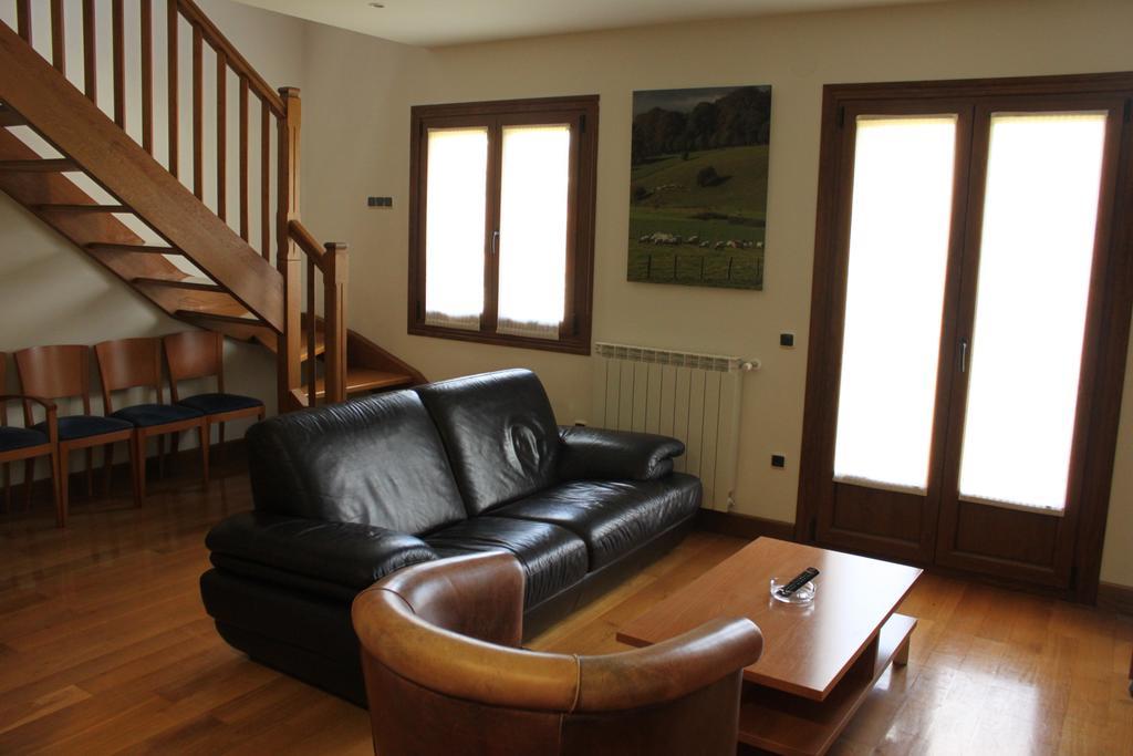 Apartamentos Irati Espinal-Auzperri Zimmer foto